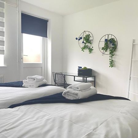 Lovely 1 Bed Home Near Hospital, With Parking & Garden Work Contractor Leisure, Sapphire CBG Eksteriør bilde
