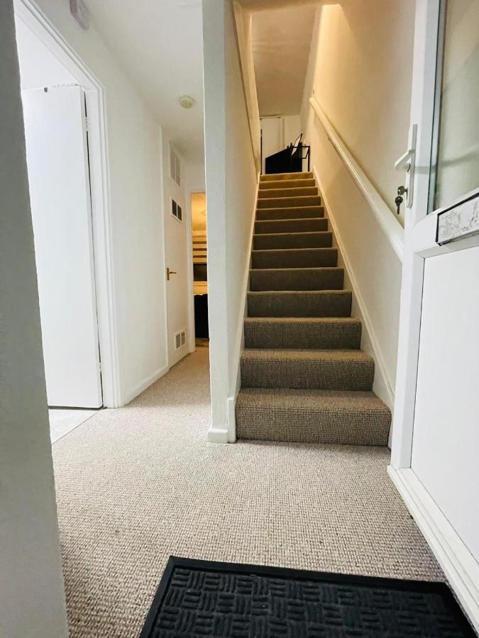 Lovely 1 Bed Home Near Hospital, With Parking & Garden Work Contractor Leisure, Sapphire CBG Eksteriør bilde