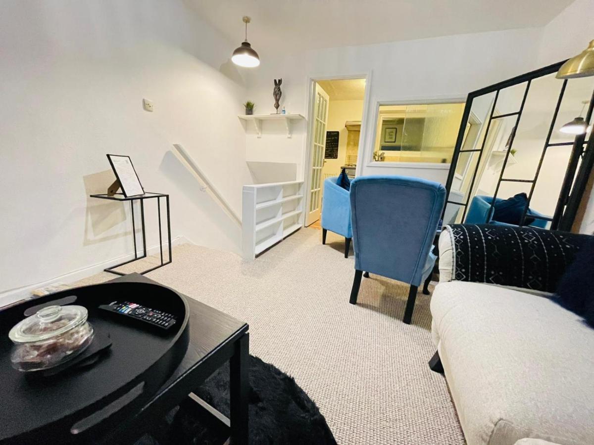 Lovely 1 Bed Home Near Hospital, With Parking & Garden Work Contractor Leisure, Sapphire CBG Eksteriør bilde
