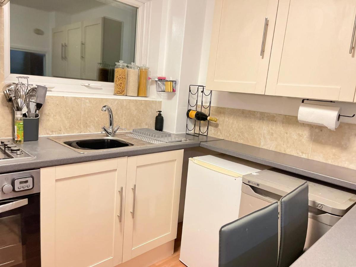 Lovely 1 Bed Home Near Hospital, With Parking & Garden Work Contractor Leisure, Sapphire CBG Eksteriør bilde