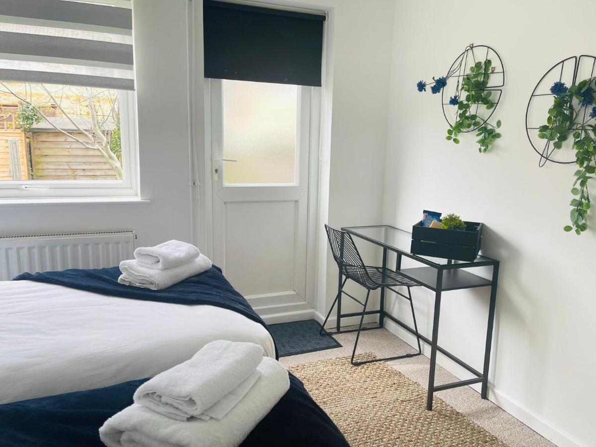 Lovely 1 Bed Home Near Hospital, With Parking & Garden Work Contractor Leisure, Sapphire CBG Eksteriør bilde